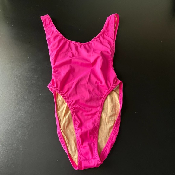 NWT Norma Kamali X REVOVLE Marissa Neon Pink One Piece - Picture 4 of 6